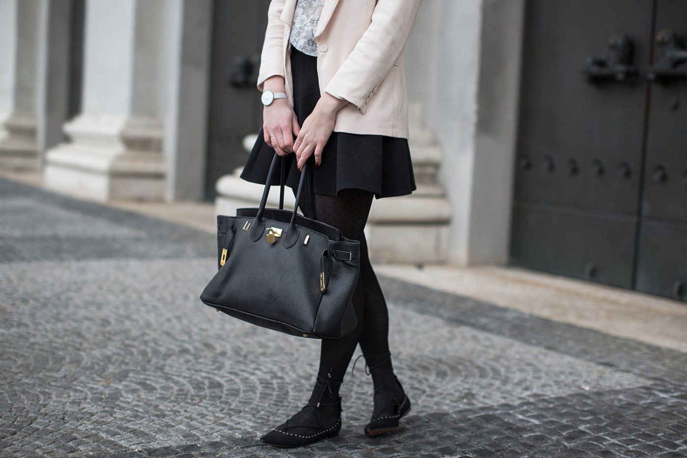 Dotted tights, Alexandra Kasper Photography, blogger outfit with hat, The Golden Bun | München Modeblog, German Fashion Blog, Fashionblogger, new trends