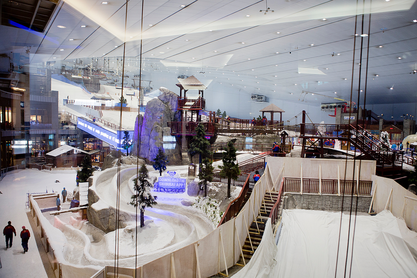 one week in Dubai _ visit dubai _ UAE _ VAE _ visit united arab emirates _ Emirates Mall _ skiing Emirates Mall