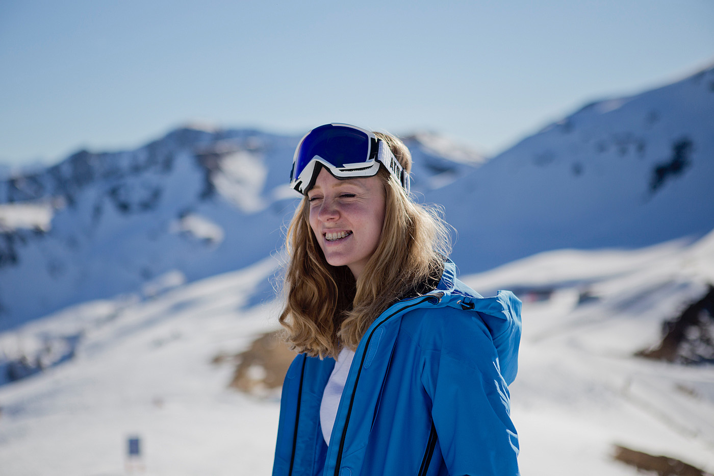 the golden bun – ski look peak performance skijacke