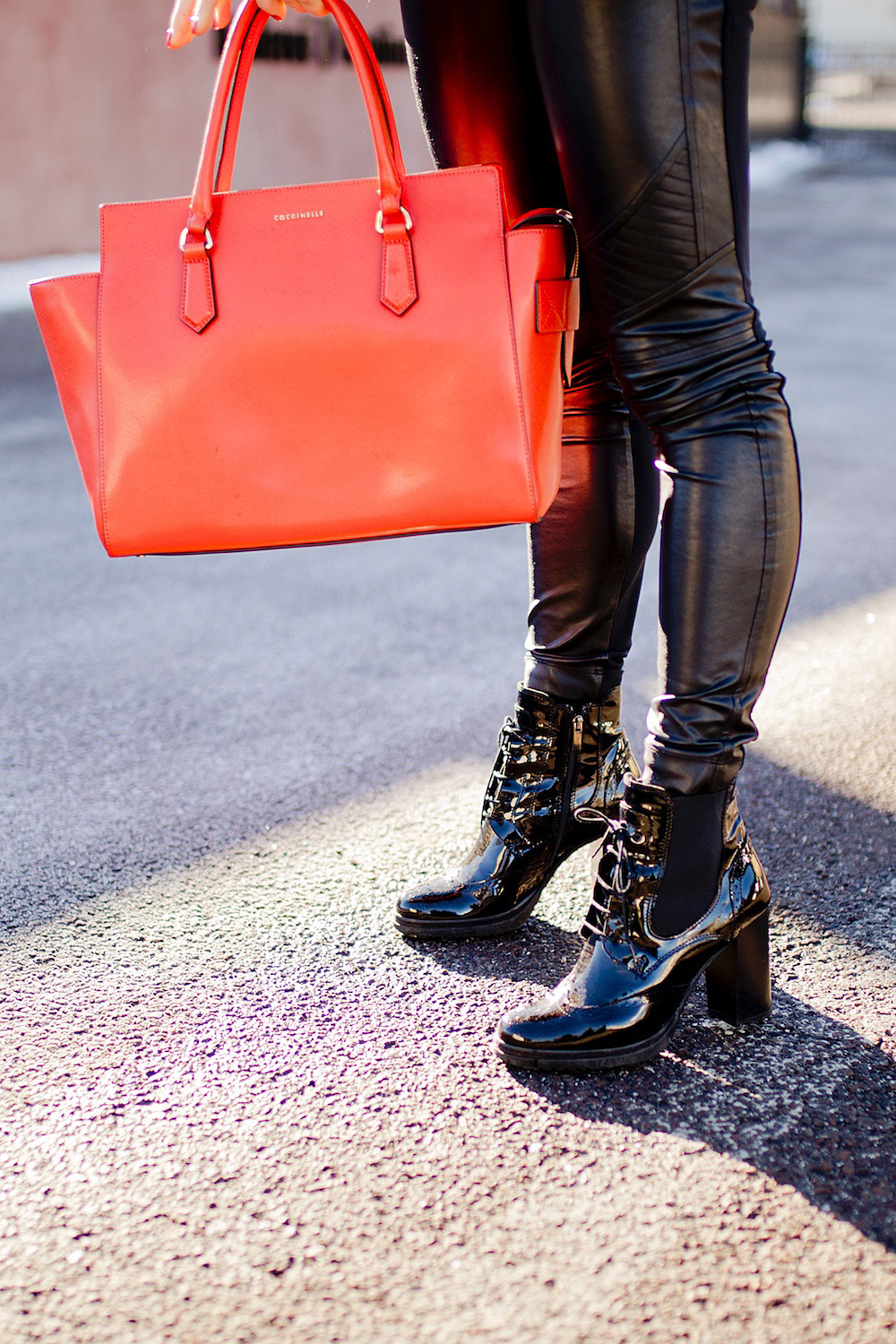 winter outfit inspiration _ winter cape _ orange leather bag coccinelle