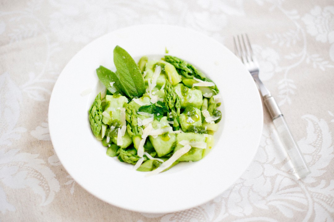 Frühlingsrezept | Bärlauch Gnocchi with grünem Spargel