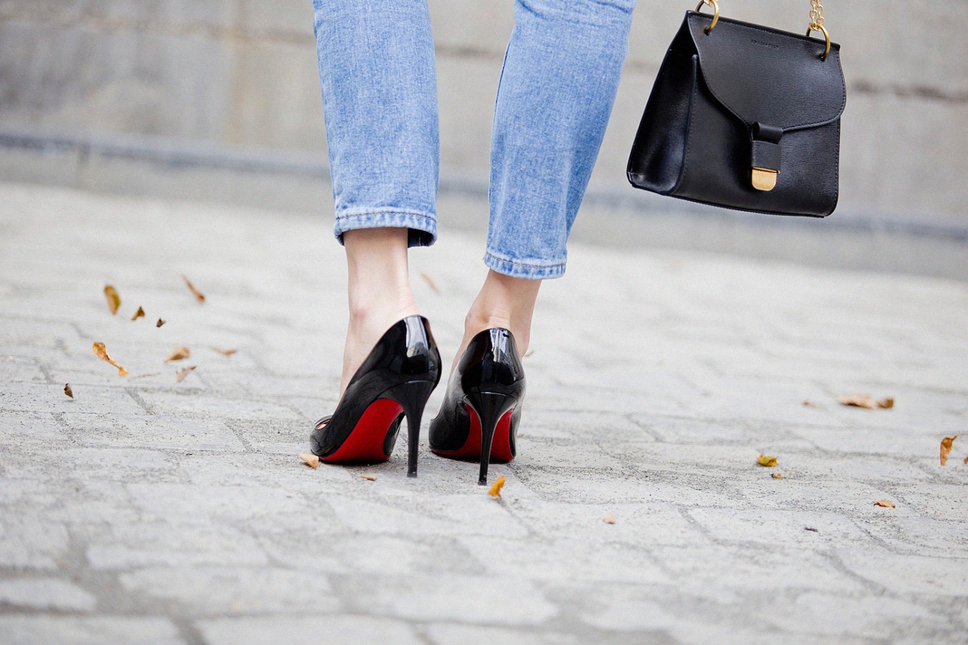 Saturday night fever | mom jeans - black ruffles top and Louboutin Pigalle