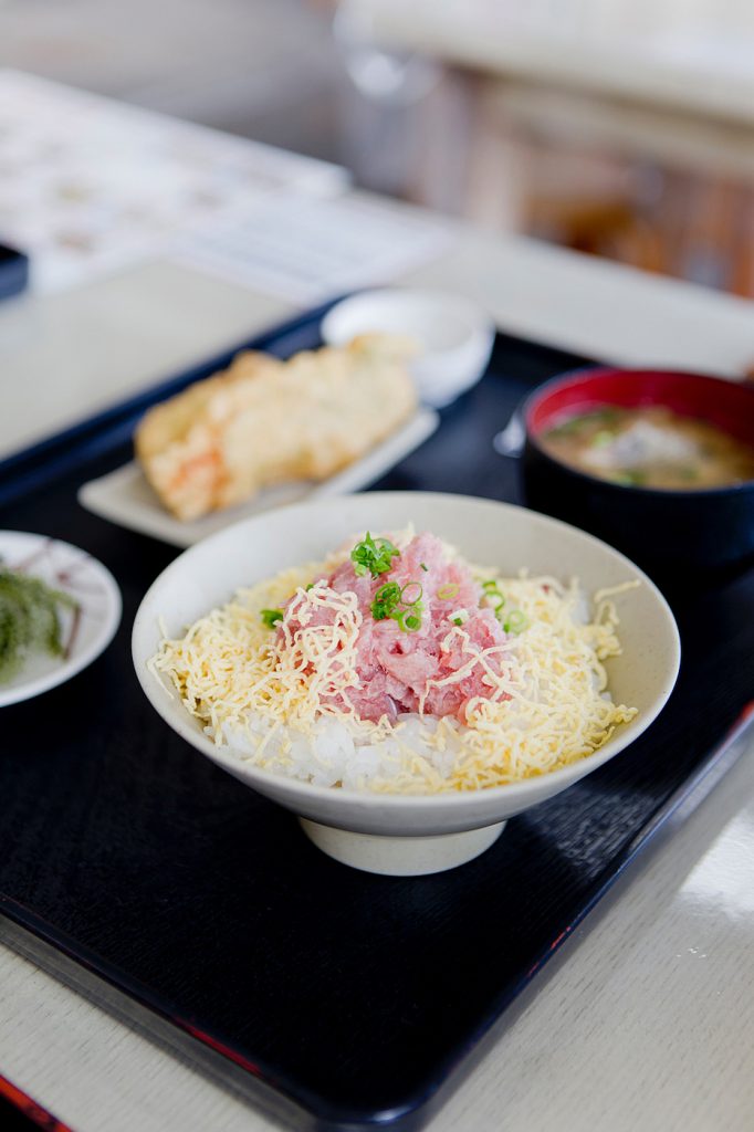 The golden bun - okinawa restaurant guide - fish on okinawa