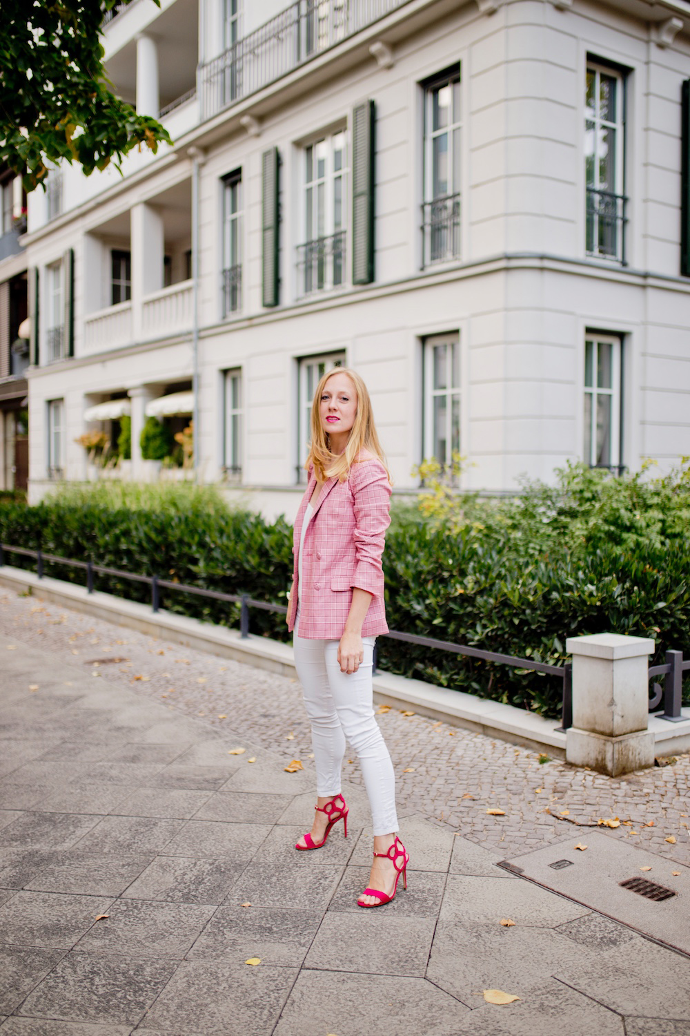 pink blazer white jeans pink sandals