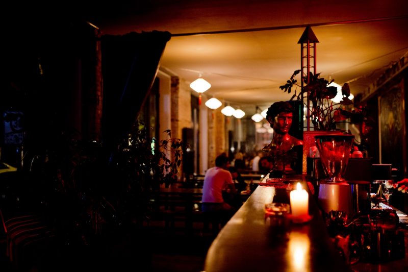 www.thegoldenbun.com | Paolo Pinkel restaurant bar Neukölln