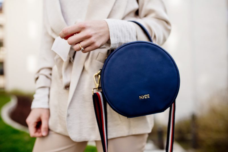 Nyze vegane Taschen veganes Leder Outfit Inspiration Berlin | www.thegoldenbun.com